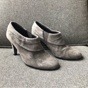 Tahari Grey / Gray Suede Leather Gerry Bootie size 7